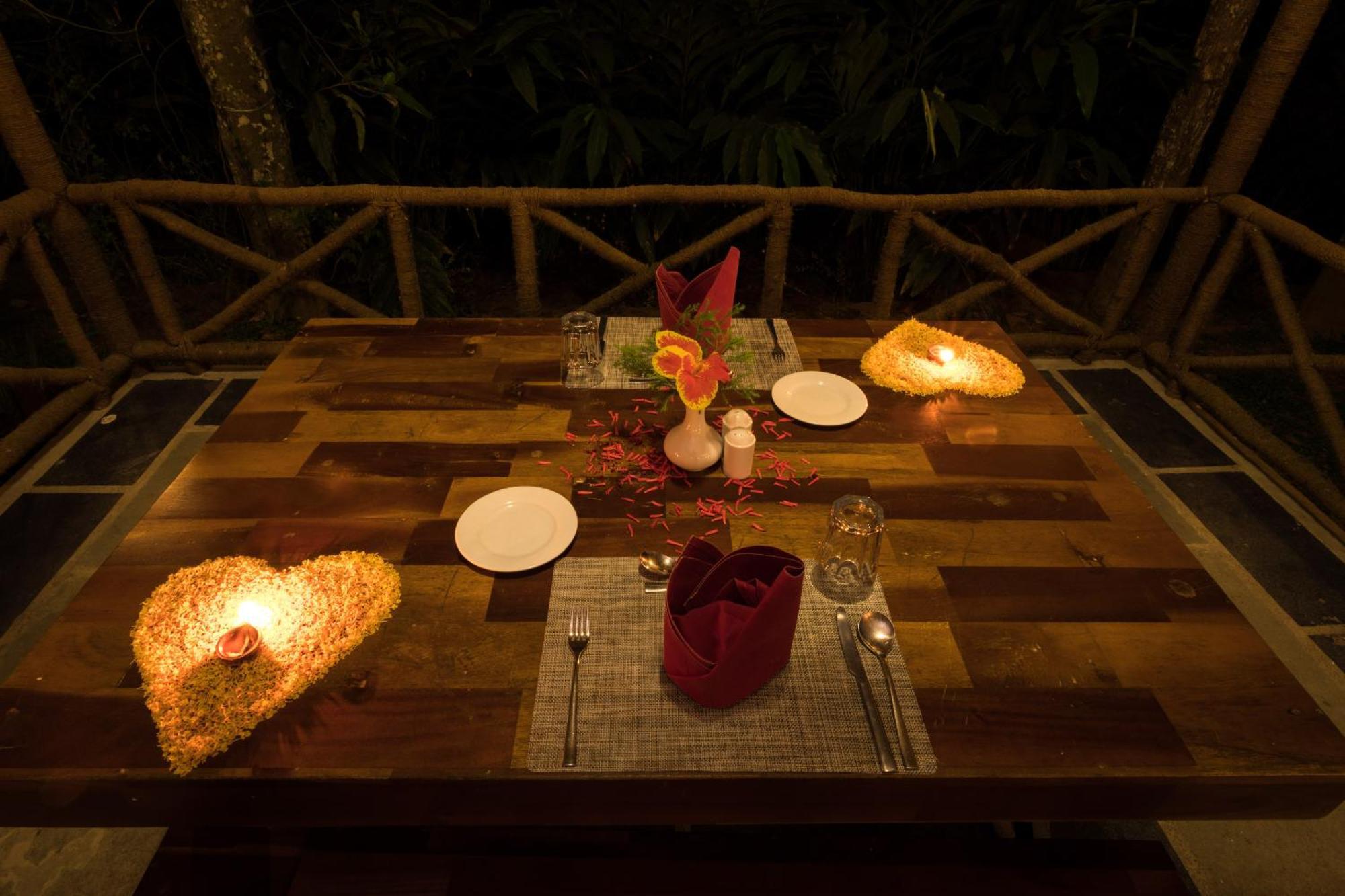 Hotel The Mountain Courtyard Thekkady Exteriér fotografie